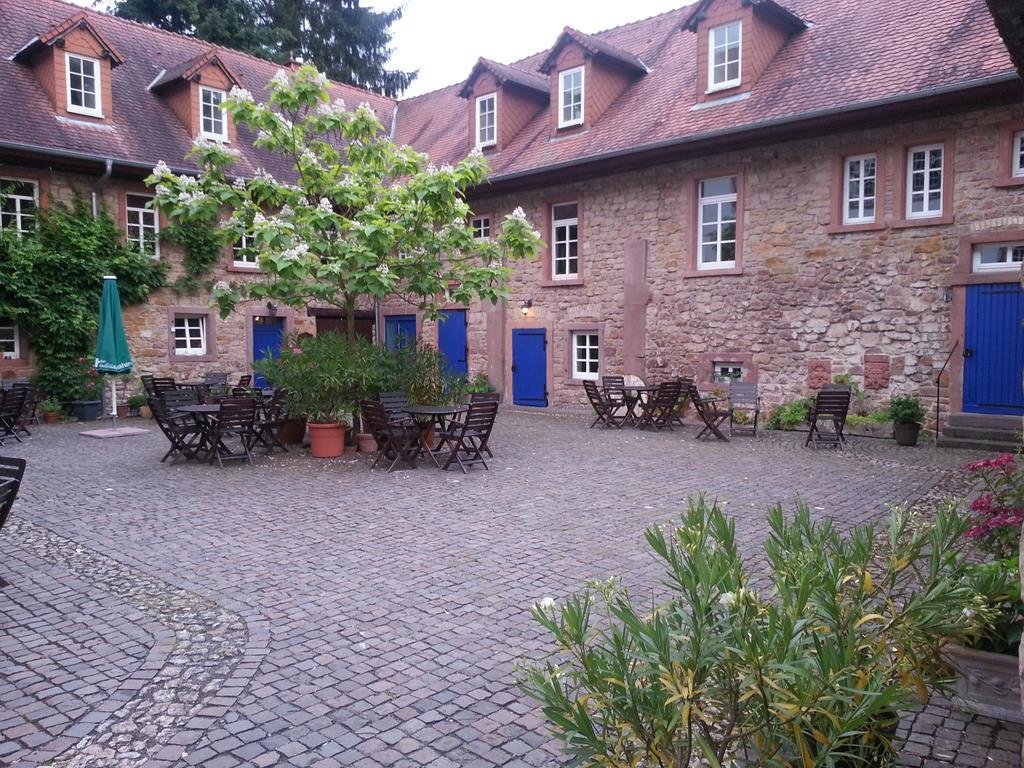 Hotel Gastehaus Felsenmuhle Im Tal Neuleiningen Exterior foto